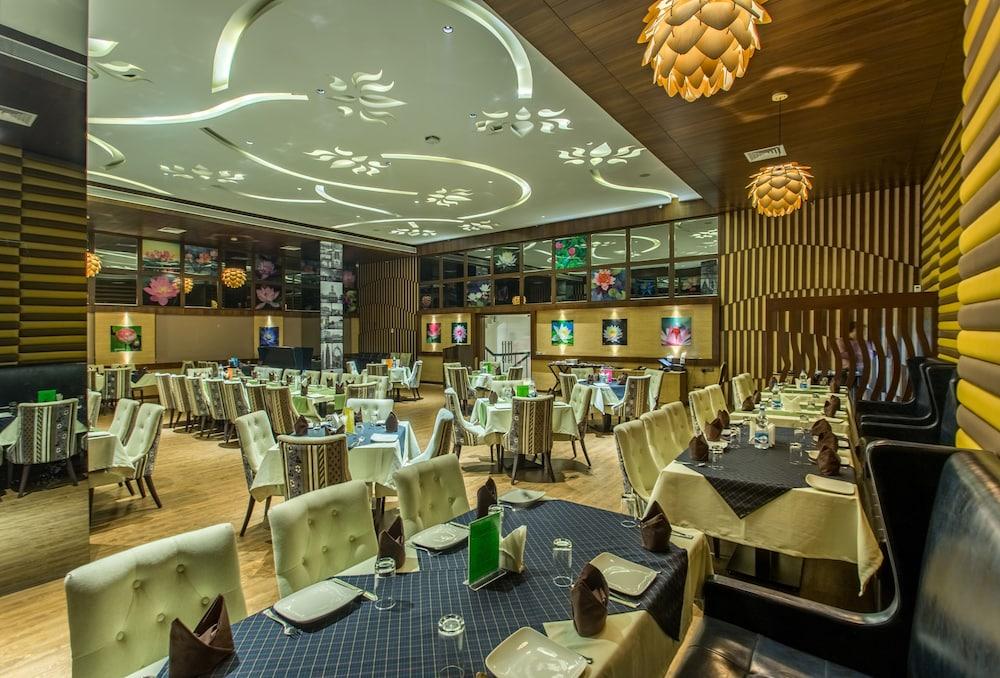 Hotel Abika Elite Ujjain Extérieur photo