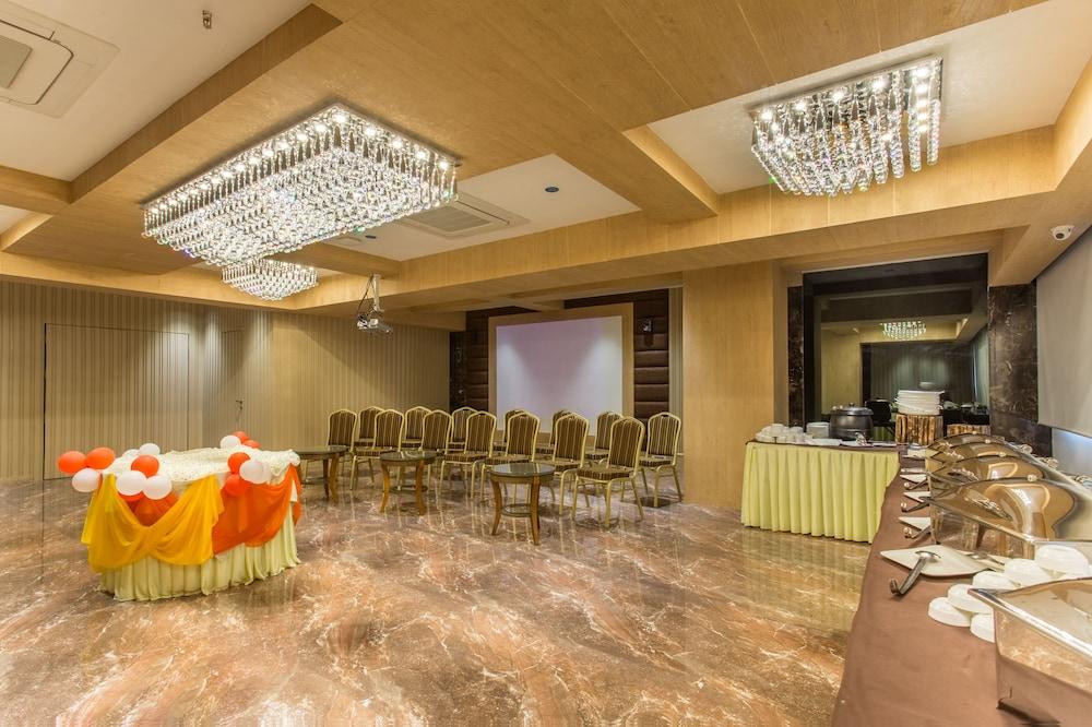 Hotel Abika Elite Ujjain Extérieur photo