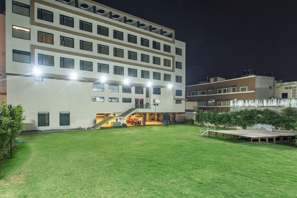 Hotel Abika Elite Ujjain Extérieur photo